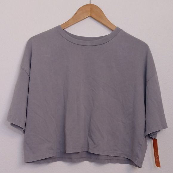 Colsie Tops - Grey S/S Cropped Round Neck T-Shirt